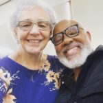 Eliana Guttman Instagram - Olha aí! Esse é Toninho mãos de tesoura. Meu cabeleireiro a mais de 40 anos. Sou daquelas fiéis! Obrigada querido, vc sempre arrasa. @toninho.jesus @gracehairboutique