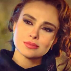 Elif Melda Yılmaz Instagram - Alev Dora'yı özledim... Özleyenlere sevgiler...😘😘😘 #tb #esaretimsensin #foxtv #alevdora #elifmeldayilmaz #actress