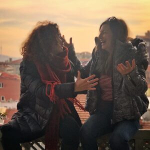 Elif Sönmez Instagram - Günler çoğunlukla akıp gidiyor, çok ender de sen gibi bir renge boyanıyor zaman. İnsan çok şanslı hissediyor. Burda insan benim, renk sensin. İyi ki girdin hayatıma. 🧡 @zeynepkumral