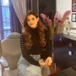 Elif Ceren Balıkçı Instagram – Make-up : @leylatonyanisantasi 
Saç : @mikrokaynak_boncukkaynak