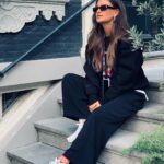 Elifcan Ongurlar Instagram - Son Amsterdam postu. 🤚🏼 13-14 derecelerden 273727 derece sıcağa gitmeye pek hazır değilim…