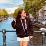 Elifcan Ongurlar Instagram - 24.870 bin adım atıldı bugün🍻 #amsterdam (Son fotoğrafın tamamını hâla almak istemem normal mi 😍)
