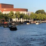 Elifcan Ongurlar Instagram - 24.870 bin adım atıldı bugün🍻 #amsterdam (Son fotoğrafın tamamını hâla almak istemem normal mi 😍)