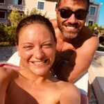 Elifcan Ongurlar Instagram - Fotoğraflara bakıp “bence bu güzel, şu ne tatlı, bunu da favoriye alıyorum, ama diğeri net.. “ diye diye düşünüp evet eledim koydum. Sıralamada nasıl denk geldiyse🍾 son fotoğraf “tamam bu son hadi bakamıyorum güneşlenicem.” 😎