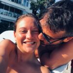 Elifcan Ongurlar Instagram - Fotoğraflara bakıp “bence bu güzel, şu ne tatlı, bunu da favoriye alıyorum, ama diğeri net.. “ diye diye düşünüp evet eledim koydum. Sıralamada nasıl denk geldiyse🍾 son fotoğraf “tamam bu son hadi bakamıyorum güneşlenicem.” 😎