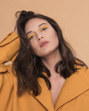 Elifcan Ongurlar Instagram - @bestylemagazine Ocak sayısı🌟
📸 : @ermanistahli 👗 : @taylangulstyle 💇🏼‍♀️ : @sabitakkaya 💅🏾 : @yagizyoldas_