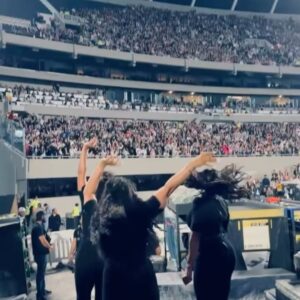Eliotte Woodford Instagram - Wow. 
Argentina, thank you for all the love and support you showed us last week. The joy that was on each of your faces filled my heart to the brim!

It was so lovely getting to experience Buenos Aires for the first time with my #ErasTour family. I cannot wait until I get to visit again!

Brazil, you’re up next!

#argentina #buenosaires #tour #taylorswift #TS #TStheerastour #TSErasTour #sing #dance #singer #dancer #concert
