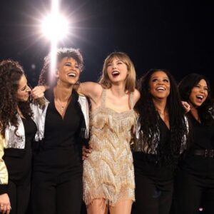 Eliotte Woodford Instagram - Well, that was fun. 
Maybe we do it again tonight?
🤩🥰🥳

#TSErasTour #TSErasTourGlendale #TaylorSwift