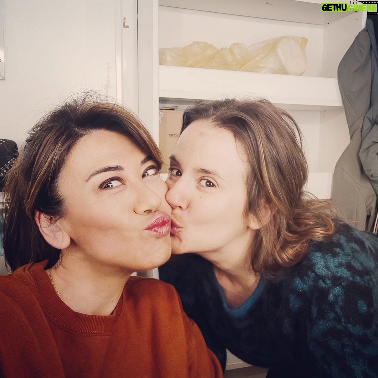 Elisa Di Eusanio - 1.4K Likes - Ho sempre avuto un debole per te
Ma averti conosciuta e scoperto una persona favolosa mi ha fatto proprio innamorare.
Io mi innamoro quando il talento si fonde con l'anima e mi sento molto fortunata quando incontro vere luccicanze ✨✨✨
Ti voglio bene @virginiaraffaele 💗
#instaeli