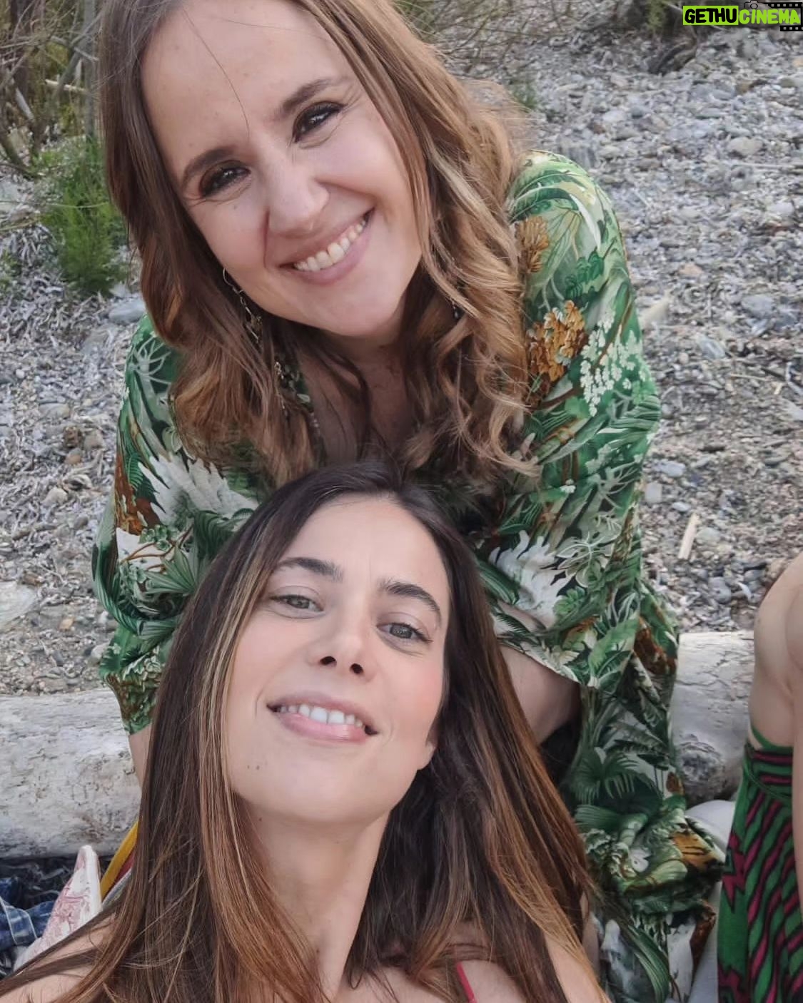 Elisa Di Eusanio - 5.7K Likes - Tante donne su questo set❤️
E il nostro timoniere con cui è un piacere navigare 🎬
Un bel viaggio ✨✨✨
@giuliomanfredonia67
@fedecitarella @silvia__mazzieri
#leondedelpassato
@banijaystudios
@fiction_mediaset
#instaeli
