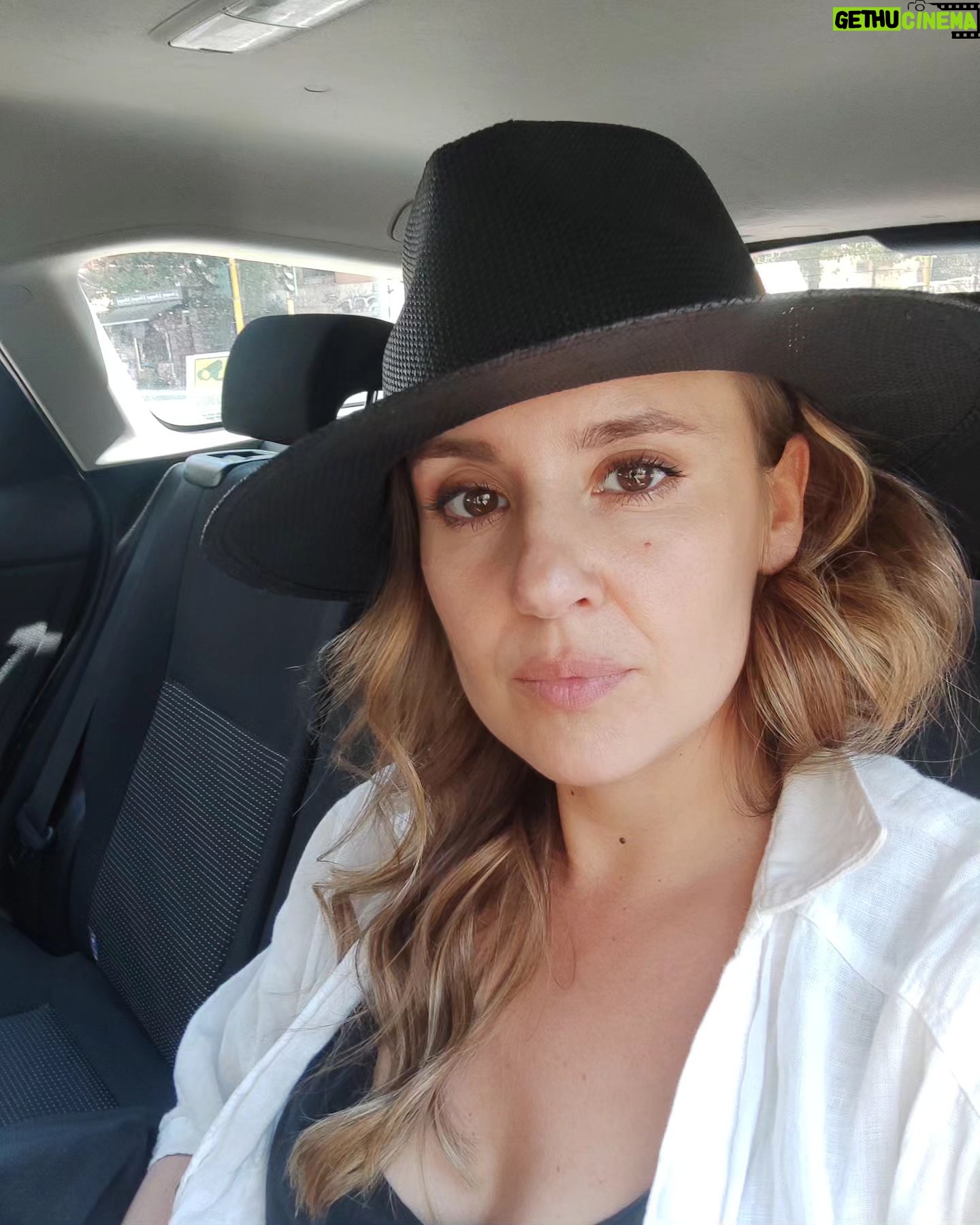 Elisa Di Eusanio - 1.4K Likes - È ufficialmente riaperta l'era dei cappelli.
Adesso mai più senza per un po'👒
Grazie @mr__atelier per prenderti cura dei miei capelli e farmi sentire...in armonia 💕
#instaeli