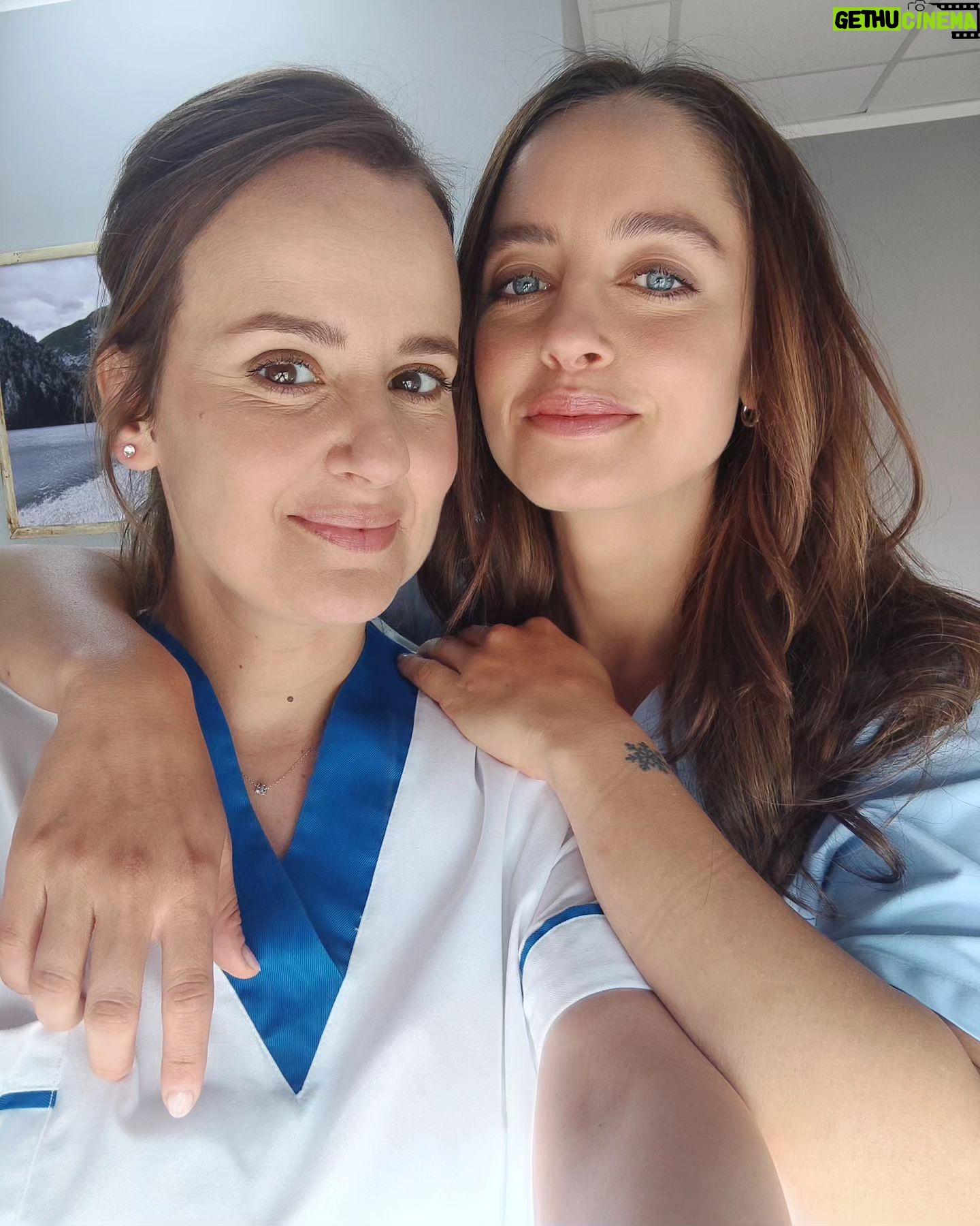 Elisa Di Eusanio - 21.2K Likes - È tutto vero✨
Si comincia!
Primo giorno 🎬
Foto di rito col mio amore @matildegioli💙
#instaeli @docnelletuemani @karascio_consulenzeartistiche