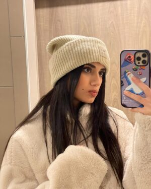 Elisa Ezzedine Instagram - Vive le froid de Novembre ❄️☕️