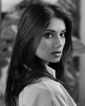 Elisa Ezzedine Instagram - The less I know the better 💌
.
.
.
.
.
.
#actrice #chanteuse #model