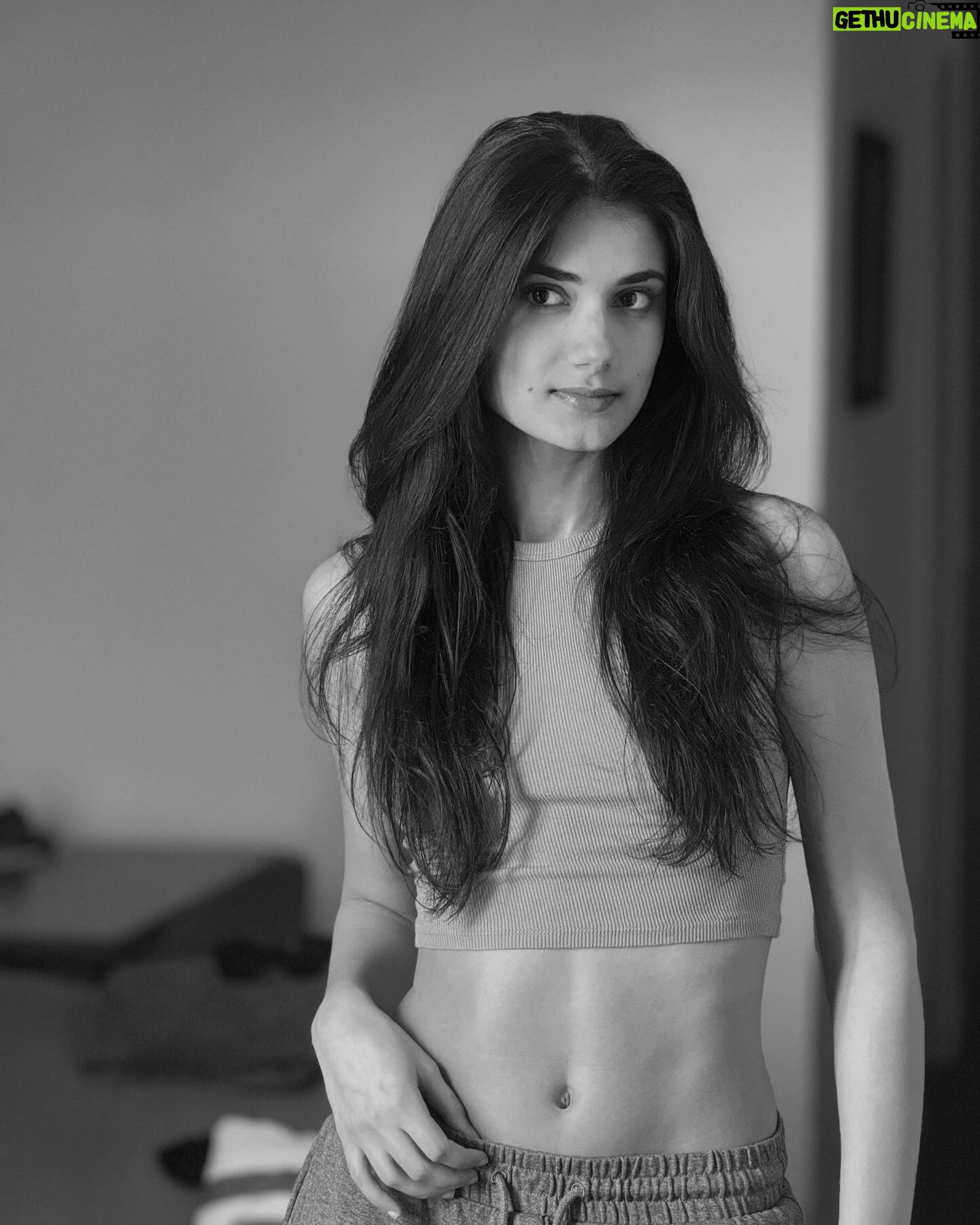 Elisa Ezzedine - 6.4K Likes - 🧘🏻♀️