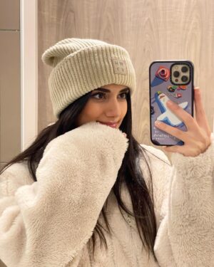 Elisa Ezzedine Instagram - Vive le froid de Novembre ❄️☕️
