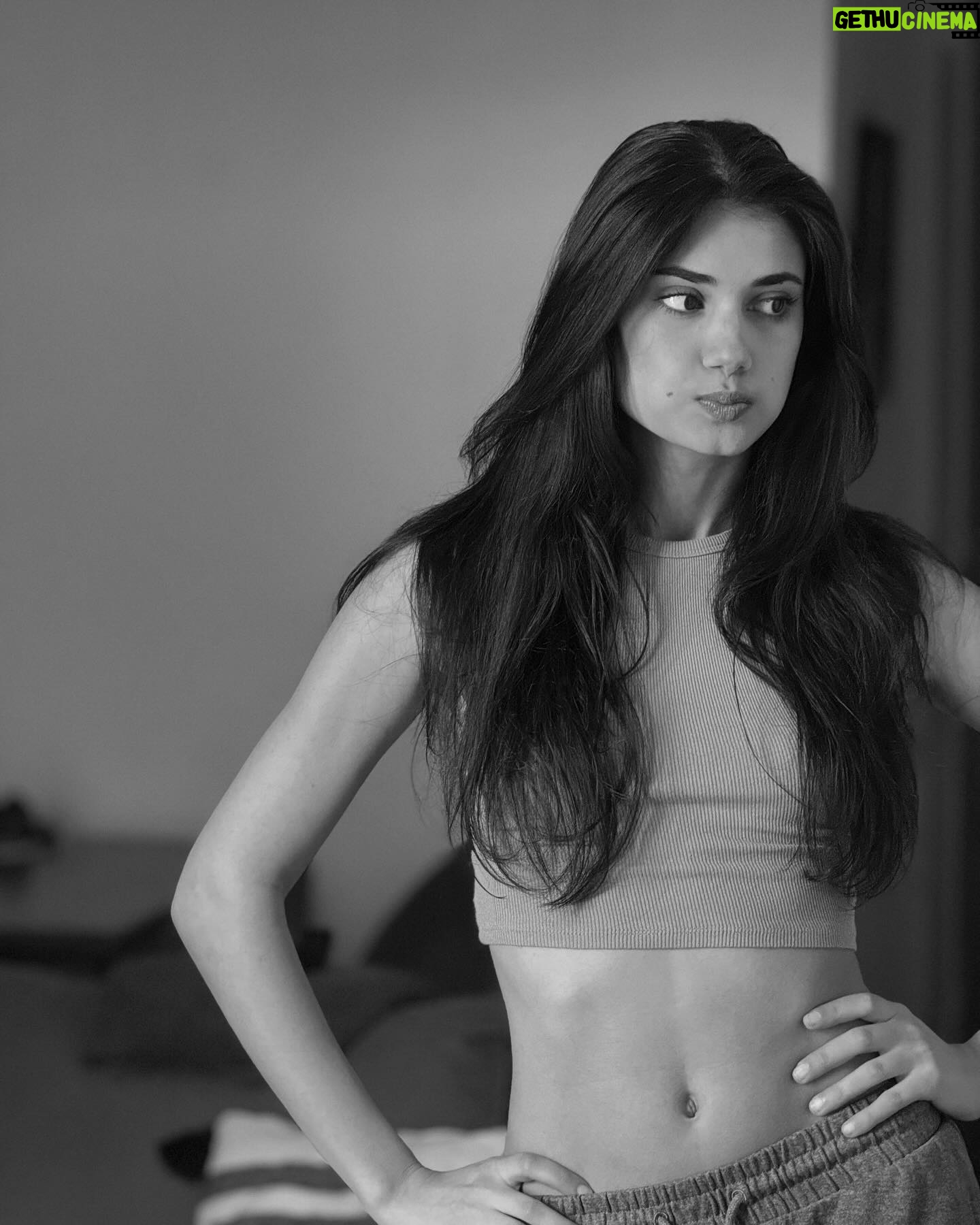 Elisa Ezzedine - 6.4K Likes - 🧘🏻♀️