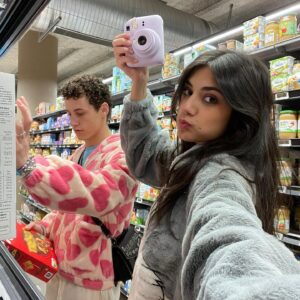 Elisa Ezzedine Instagram - Dans les rayons compotes 🍏 et Corn-flakes 💕