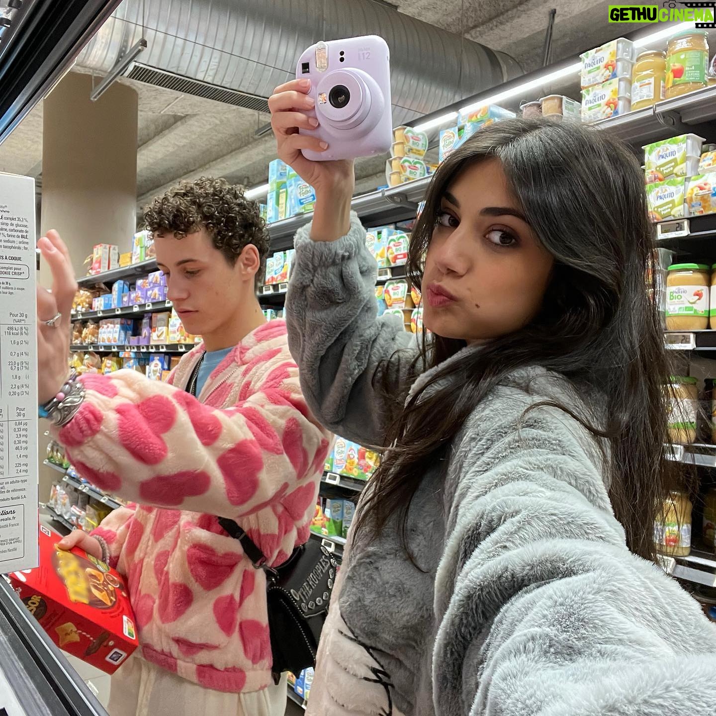 Elisa Ezzedine - 15.4K Likes - Dans les rayons compotes 🍏 et Corn-flakes 💕