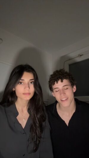 Elisa Ezzedine Instagram - Vous en pensez quoi ? 🍀