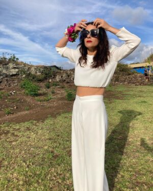 Elisa Zulueta Instagram - Diciembre / (El traje hermoso lo COMPRÉ donde @javierajordandelaf )