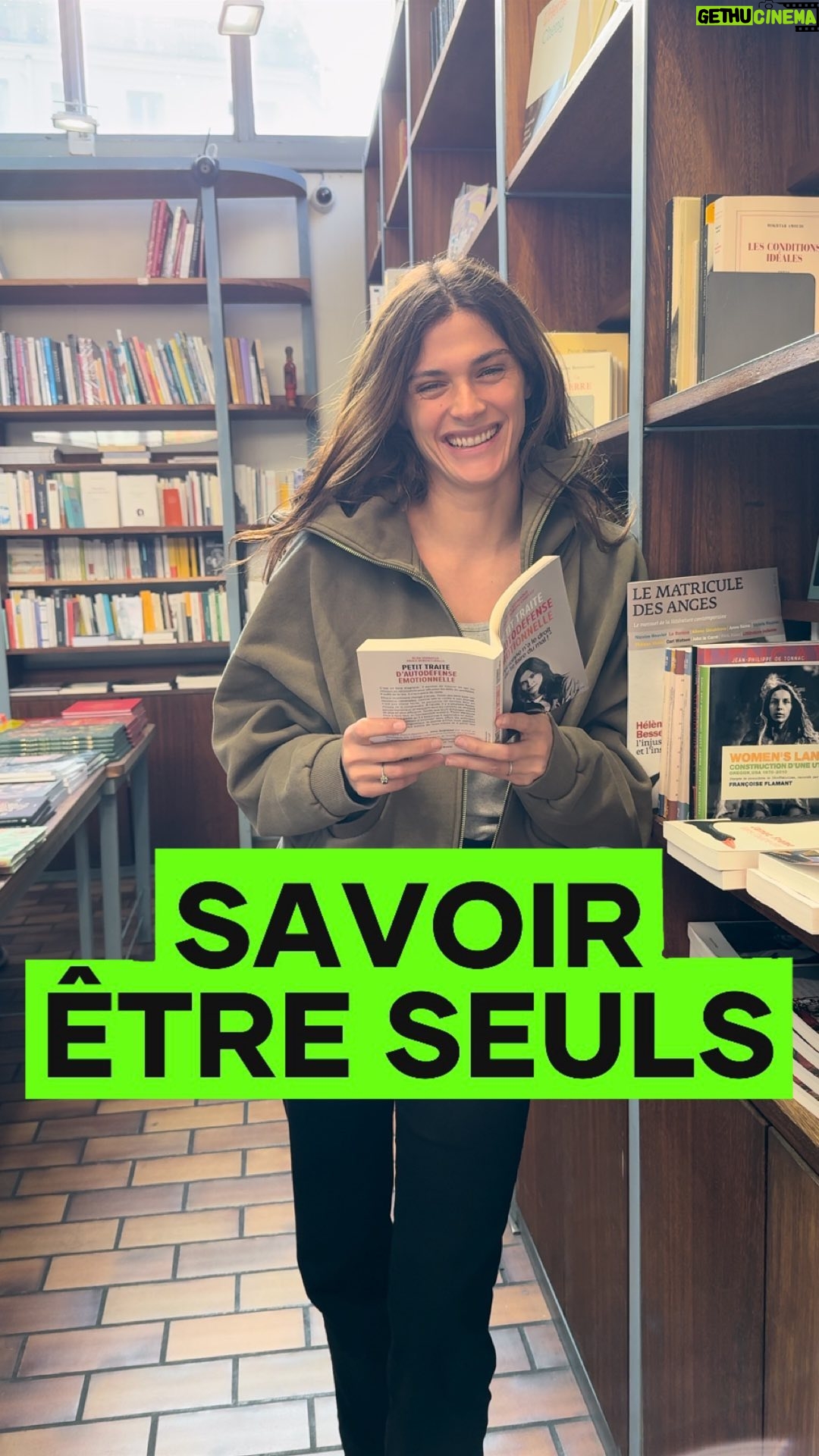 Elisa Sednaoui - 2.6K Likes - Un extrait de Petit Traité D’Autodefense Émotionnelle- que j’ai co-écrit avec l’expert d’intelligence linguistique @paolo.borzacchiello, publié par @editionsplon pour offrir des outils 🧰 à partir des 11 ans. #developpementpersonnel #intelligenceemotionnelle #relationasoi