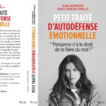 Elisa Sednaoui Instagram - Le livre arrive 🎈Et il est dédié à vous, les jeunes qui avez besoin d’un coup de main, car parfois la vie est vraiment trop compliquée. Dédié à vous les jeunes qui ne vous êtes pas encore trouvés et qui n’avez pas encore découvert quel est le « bon chemin », s’il en existe un. Dédié à nous tous, les « grands » qui souhaitons mieux communiquer avec nos enfants. Nous qui faisons de notre mieux mais malgré tout, parfois, n’y arrivons pas. Dédié également à nous les « grands » qui nous retrouvons chaque jour confrontés à ces défis qui, en fin de compte, sont les défis qui nous concernent tous : se sentir mieux dans notre peau, empêcher aux autres de nous blesser, gagner en confiance, faire ce qui fait battre notre cœur, et avoir le courage d’être nous mêmes. Et enfin, dédié à nous tous, qui connaissons bien le goût de la poussière après une chute. Nous qui faisons de notre mieux chaque jour pour partager les leçons apprises, et montrer ce qui est possible avec les bons outils à disposition. Dès le 25 Janvier, en librairie et en ligne. Version ebook et livre audio à venir @editionsplon Merci @julien_civange @veroniquerampazzo d’avoir rendu ce livre possible (et pour la photo).