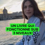 Elisa Sednaoui Instagram - Un livre 📕 qui fonctionne sur 3 niveaux: 1. La narration: Journal intime et une rencontre entre les ados Elisa et Paolo qui commencent à échanger sur sujets comme les difficultés qui sont typiques du monde des jeunes mais qui en réalité font aussi partie du monde des adultes, comme par exemple, les changements. Le changement d’école, le changement de travail. La gestion de l’estime de soi, la gestion des critiques que les autres nous adressent souvent. 2. La transformation. À partir de cette rencontre/comparaison de notes, naissent une série de lignes directrices qui peuvent aider ceux qui lisent à nous sentir mieux. Le livre utilise une technique testée par @paolo.borzacchiello dans ses romans best-sellers qui provoque un changement simplement en lisant. 3. Les 10 activités cognito-comportementales présentes à la fin permettent de mettre en action ce que le livre nous apprend, devisées pour être utilisées individuellement pour un travail expérientiel mais aussi par éducateurs au sein de leur classes. Destiné aux ados, adultes, parents et éducateurs. Bonne lecture ✨ Disponible sur Amazon, Fnac et votre libraire favorite. #PaoloBorzacchiello @editionsplon @alinagurdiel