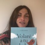 Elisa Sednaoui Instagram - Un libro escrito con corazón, alma y talento para hablar sobre la experiencia de perder a quienes queremos, ideal para niños y todos nosotros. Felicidades, @cegabrielasabu, por tu espíritu creativo, por idear esta historia nacida de tu experiencia con la pérdida y el dolor, por dibujarla con tanta habilidad y por mantener el enfoque en el proyecto hasta su publicación. Apoyamos a artistas jóvenes y compramos ese libro aquí: https://pendulo.com/libro/volare-a-tu-lado_439858. El link también está en mis historias. ¡Feliz último día del año