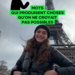 Elisa Sednaoui Instagram - Et si on apprenait du plus jeune âge à utiliser les mots pour construire les vies qu’on aspire à avoir? Celui-ci et plus d’outils basées sur l’intelligence linguistique et les études de #neuroscience appliquées au #language, dans Petit Traité D’AutoDéfense Émotionnelle, 📕publié par @editionsplon @paolo.borzacchiello @alinagurdiel
