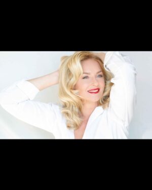 Elisabeth Röhm Instagram - Thank you for all of the beautiful birthday wishes today. I love you xx💋