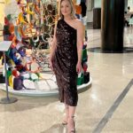 Elisabeth Röhm Instagram - Great night in Los Angeles tonight #thenightbefore Celebrating the Emmy’s ✨@mptf Thanks @andygelb 💖 And thanks to my glam village… 🔥: @style_byjordan 👗: @kayungernewyork 👠: @ingiliz_official