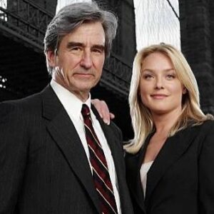 Elisabeth Röhm Instagram - Oh how I love you, Sam Waterston! What an honor and a privilege it was to share the stage with you for five years. I applaud your last performance tonight @nbclawandorder as our beloved Jack McCoy. The world will thankfully always have reruns to get their much needed fix. When I joined Law And Order, it was literally like becoming one of the Beatles. I walked down the street with Sam and people would call his name from cars nearly creating a collision because they wanted to get a good look at him. Women shrieked from afar, their obvious and forever crush. I was in awe. Still am. I deepened my craft as an artist, I learned how to be a good solid smart human being (Sam read news endlessly & genuinely held the law in high regard). I learned how to be a consummate professional. He became a great mentor and friend and I picked up a couple of things about how to do things the right way across the board. I am so grateful for the years that I spent with the GOAT. All hail, Sam Waterston! 👑 ❤️
