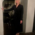 Elisabeth Röhm Instagram - About last night @variety Power Of Women w @robbiebrenner @msjoelyfisher 🍁✨ Styling @style_byjordan Dress @kaosofficialpage Shoes @ingiliz_official Jewelry @georginajewelryofficial Purse @luxedujour