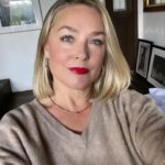 Elisabeth Röhm Instagram - Happy Monday ❤️🎄💋