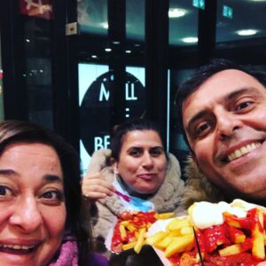 Elisavet Konstantinidou Instagram - Βερολίνο! Ε δεν θα φας κ ένα λουκάνικο?
