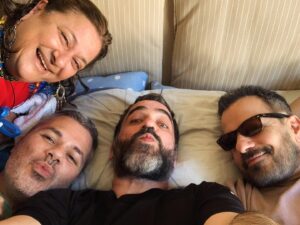 Elisavet Konstantinidou Instagram - Πάει κι αυτό το Πάσχα μου άφησε μια γλυκεια αίσθηση χαρά συμπόνοια εναρμόνιση κάποιους φίλους κ μερικά πασχαλινά αυγά! Φωτάκια! Για να μην ψαχνόμαστε!