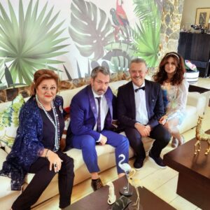 Elisavet Konstantinidou Instagram - Περιμένοντας τους συμπεθέρους απ´τα Τιρανα! Απο τον Οκτώβρη στο @megatvcom !
#SympetheroiApTaTirana #MegaTV