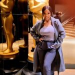 Elise Neal Instagram - Enjoyed a night out at Samual Golden Theater ( home of the #oscars ) right before awards season with @dollphacemusic for the screening of #theboysintheboat produced & directed by George Clooney The film was really enjoyable ! And as I work to create more myself , I appreciate viewing these even more🎬 #goodtimes #networking #filmlife #swipe ! #fbf
