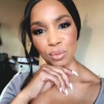 Elise Neal Instagram - Enjoyed a night out at Samual Golden Theater ( home of the #oscars ) right before awards season with @dollphacemusic for the screening of #theboysintheboat produced & directed by George Clooney The film was really enjoyable ! And as I work to create more myself , I appreciate viewing these even more🎬 #goodtimes #networking #filmlife #swipe ! #fbf