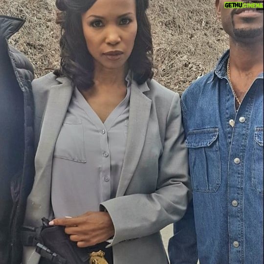 Elise Neal Instagram - Been very sick - so I appreciate when the phone reminds me of things like this , @bet #storytotell #actress #jessyterrero 🎬 #lilduval