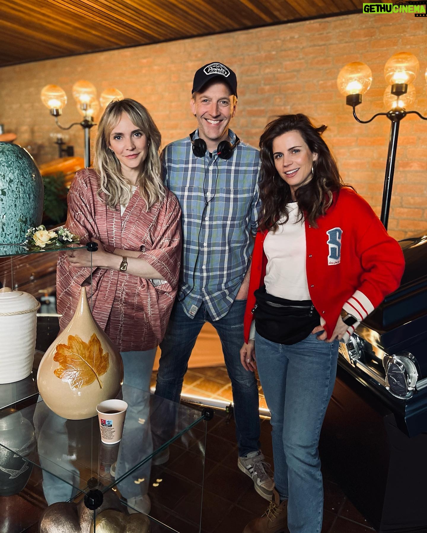 Elise Schaap Instagram - Yesss! We zijn begonnen met de opnames van de nieuwe comedy film @dezvanzusfilm 🎬💫🥳 🍿