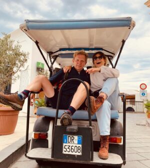 Elise Schaap Instagram - ‘The lat lays high’, aldus mijn regisseur @michielerp ❤️ draaidag 7 #stromboli