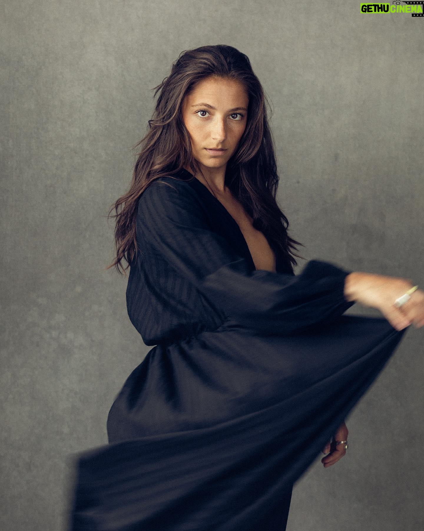 Elisha Applebaum Instagram - ELISHA APPLEBAUM: Always a blast working with @elisha_applebaum who brings an incredibly collaborative approach to the shoot. ELISHA is best known for her role as MUSA in the hit fantasy series @fatenetflix for @netflix Upcoming credits include a series regular role in the highly anticipated @channel4.0 series QUEENIE. ELISHA is repped in the UK by @marv_godfrey @revolutiontalent_ and in the US by Stride Management