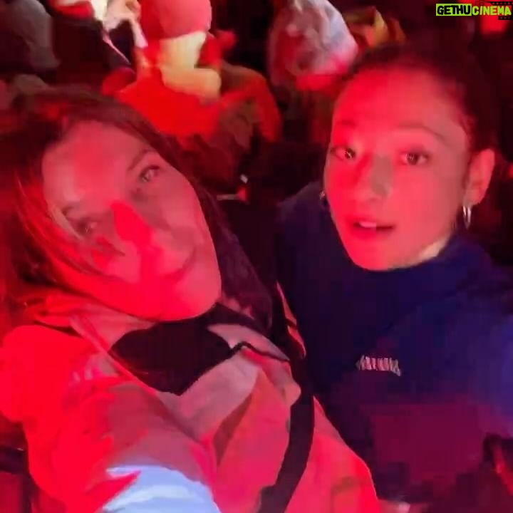 Elisha Applebaum Instagram - 𝐖𝐞 𝐬𝐤𝐢𝐞𝐝 𝐚𝐧𝐝 𝐰𝐞 𝐬𝐤𝐢𝐞𝐝 (𝐝𝐫𝐚𝐧𝐤 𝐛𝐞𝐞𝐫 𝐚𝐧𝐝 𝐚𝐭𝐞 𝐜𝐡𝐞𝐞𝐬𝐞) 𝐚𝐧𝐝 𝐰𝐞 𝐬𝐤𝐢𝐞𝐝 𝐚𝐧𝐝 𝐰𝐞 𝐬𝐤𝐢𝐞𝐝.