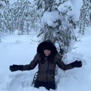 Elisha Applebaum Instagram - Safe to say I’ve had the most incredible time in Lapland. From the moment you land you can feel the heart of the place. Everywhere you turn is beautiful and everyone is so nice!! I loved it, I already miss it and I will be back.

Tip for sleeping in the snow hotel: when going to bed keep one eye and your nose out of the sleeping bag. See picture 2.

Thank you @arcticsnowhotel for making my Lapland dreams a reality 🧊💙