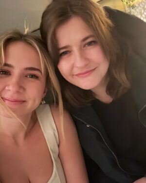 Eliza Bennett Instagram - the magic in the muck 🪄