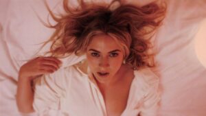 Eliza Bennett Instagram - MIDNIGHT TONIGHT. Late 20s is OUT! Eeeeeeeeeeee!🧁📺🪞What country will you be listening from?