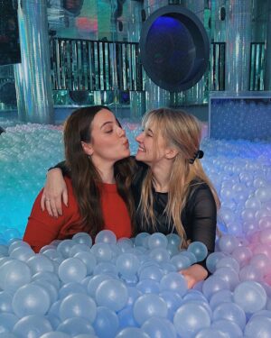 Eliza Bennett Instagram - An absolute pleasure reuniting with my long lost Nanny McPhee sister @hugibbs and talking with her on her #FromEarly YouTube series. Link in her bio 😘