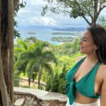 Eliza Butterworth Instagram - Take me back to Thailand!!!! ♥️🇹🇭♥️ #thaitimetravel #takemeback #iwannaeatmangostickyrice #suchabeautifulplace
